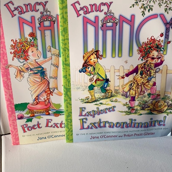 🥕Fancy Nancy books - Picture 3 of 5